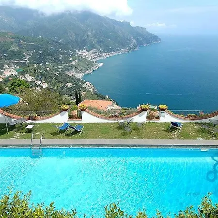 Sleeps 3 Pool Air Con Wifi Appartement *