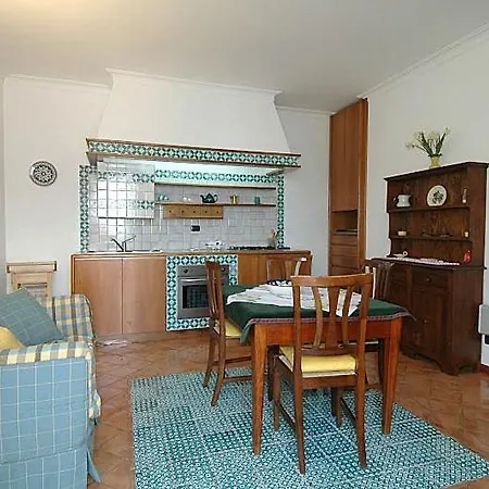 Sleeps 3 Pool Air Con Wifi *